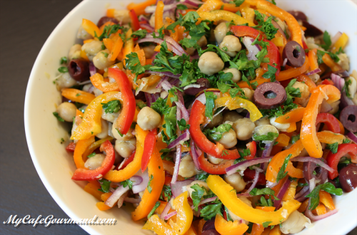 Chickpea (Garbanzo Beans) salad with bell pepper